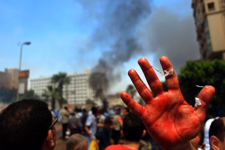 Vụ đàn áp đẫm máu bắt đầu với sáng hôm nay (14/8), khi lực lượng an ninh xông vào các lều trại của những người biểu tình ở Cairo.