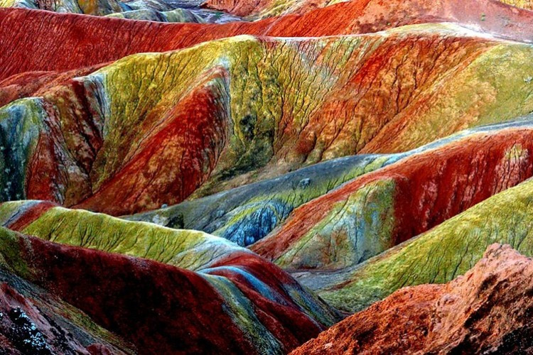 Phong cảnh núi non độc đáo ở khu vực Danxia, tỉnh Cam Túc, Trung Quốc.