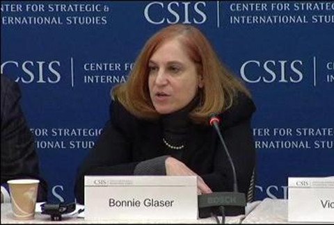 Bà Glaser bày tỏ nghi ngờ thiện chí của Trung Quốc trong việc tìm kiếm giải pháp hòa bình tranh chấp với các nước láng giềng.