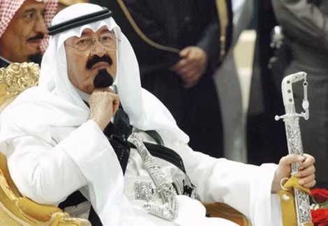 Quốc vương Abdullah của Saudi Arabia ủng hộ giới quân sự Ai Cập về tinh thần và tiền bạc.