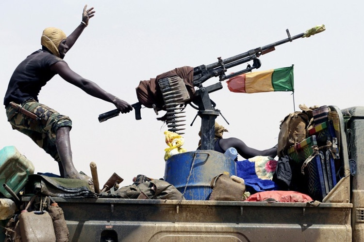 Binh lính Mali đi bầu tổng thống.