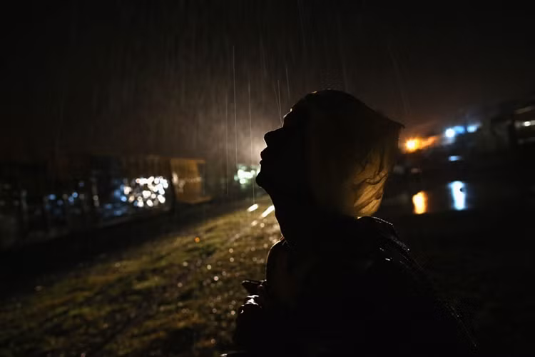 Dường như tương lai đen tối đang chờ họ ở phía trước.