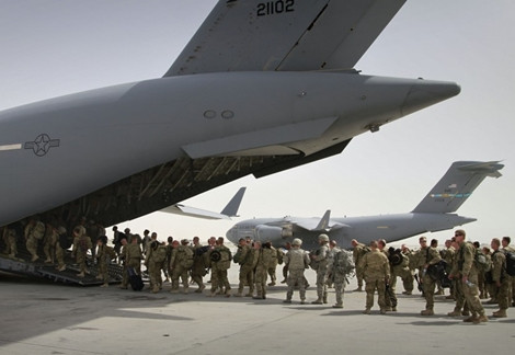 Một đơn vị quân đội Mỹ rút khỏi Afghanistan.