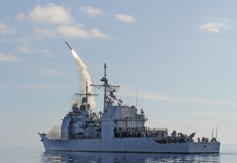 Tàu chiến Mỹ phóng tên lửa hành trình Tomahawk