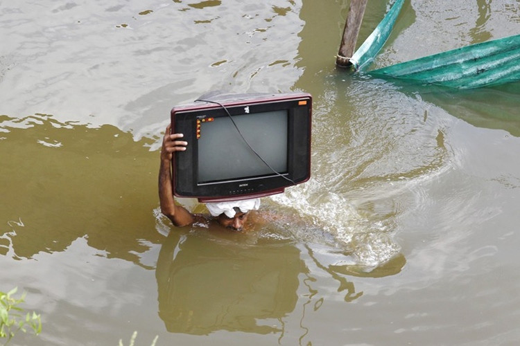 Lũ lụt khủng khiếp tại thành phố Allahabad bên sông Hằng, Ấn Độ.