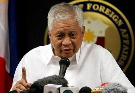 Ngoại trưởng Albert del Rosario: Philippines sẽ tận dụng mọi nguồn lực để bảo vệ lãnh thổ.