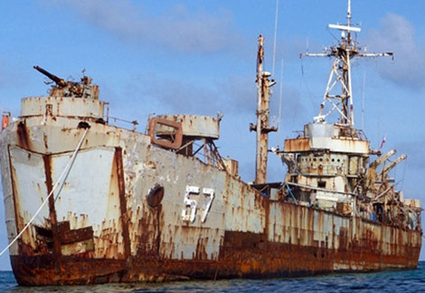 Xác chiếc tàu chiến BRP Sierra Madre "mắc cạn" ở Bãi Cỏ Mây thuộc quần đảo Trường Sa của Việt Nam.