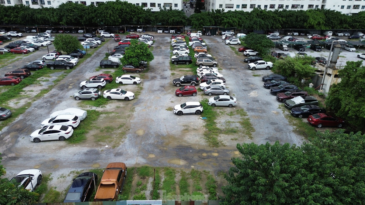 Tuy nhiên, nhiều ý kiến cho rằng, quận Hoàng Mai không thể hợp thức hóa cho các bãi xe trái phép này được.