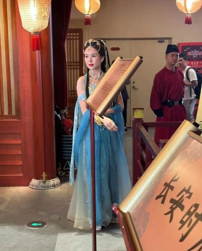 Anh chua chinh sua cua Ly Nhuoc Dong gay soc-Hinh-2