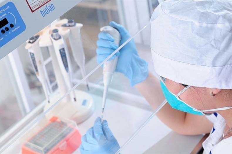 Xet nghiem ADN he lo thai nhi trong bung me khong phai con ruot