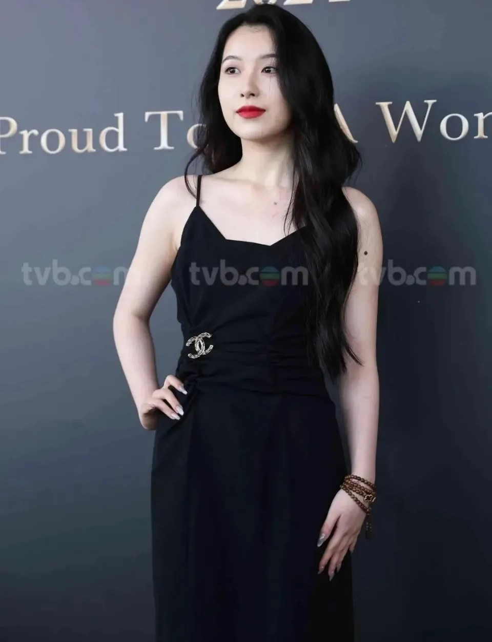 Clary gây chú ý cho truyền thông ngay khi vừa xuất hiện. HK01 bình luận: "Chúng ta đã tìm thấy quán quân của cuộc thi năm nay" khi ca ngợi nhan sắc của Clary.