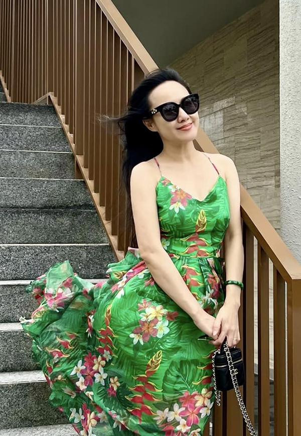 ẻ ngoài ở tuổi 44 của cô luôn được khán giả ngưỡng mộ vì quá "hack" tuổi.