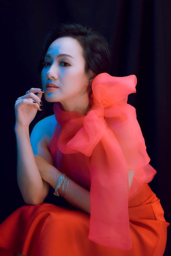 hờ có thói quen chăm sóc da cẩn thận nên BTV Hoài Anh giữ được sắc vóc trẻ đẹp mỗi khi xuất hiện trước công chúng.