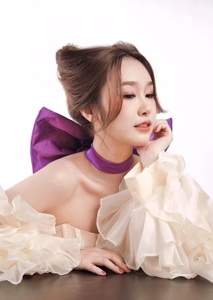 "Sao Kim bắn tim Sao Hỏa" là bộ phim thứ 2 Hàn Trang và Mạnh Quân đóng cùng nhau. Cũng là bộ phim dài hơi thứ 2 của nữ diễn viên sau hàng loạt vai phụ ngắn ngủi.