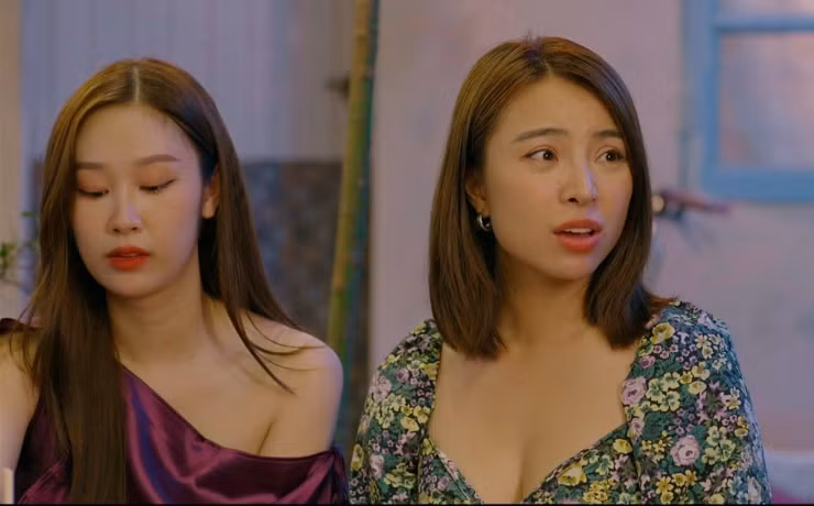 Cùng với Trinh, Huyền là cô gái có nhan sắc, phong cách ăn mặc phóng khoáng đặc trưng 'gái ngành' và không bao giờ cảm thấy xấu hổ với công việc mình chọn.