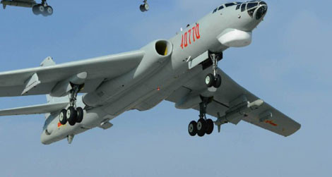 Loại tên lửa được cho là YJ-100 treo dưới cánh chiếc H-6.