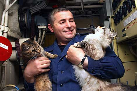 Khẩu phần ăn thủy thủ tàu ngầm Nga luôn có vang đỏ.