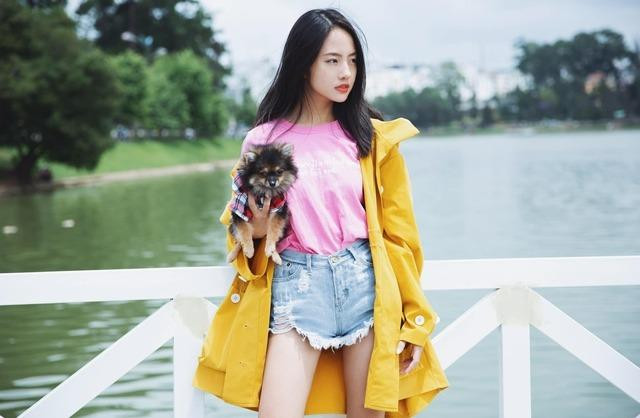 ima Thanh Vy sinh năm 1995, có niềm đam mê nghệ thuật từ sớm. Bắt đầu sự nghiệp với vai trò người mẫu, năm 14 tuổi, cô đi thi "Gương mặt tuổi hồng" và trở thành quán quân. Năm 15 tuổi, Thanh Vy trở thành nữ chính trong MV của nghệ sĩ Lý Hải. Cô từng đạt top 2 "Gương mặt đẹp nhất" cuộc thi Top Girl 2012, thắng giải "Hoa khôi mùa xuân" tại cuộc thi trường đại học tổ chức.