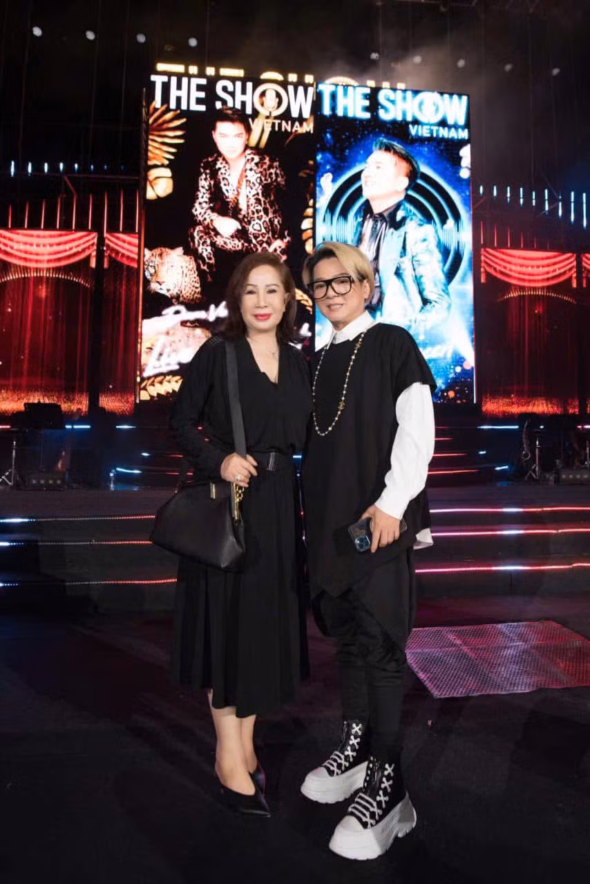 Ca si Vu Ha tiet lo tinh trang hien tai cua Dam Vinh Hung-Hinh-19