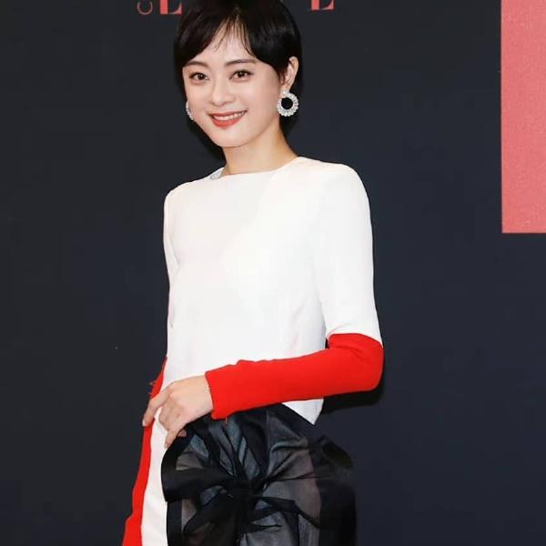 ên cạnh đó, để bảo vệ làn da mỏng manh, nhạy cảm, chống nắng là bước làm đẹp không thể thiếu hàng ngày.