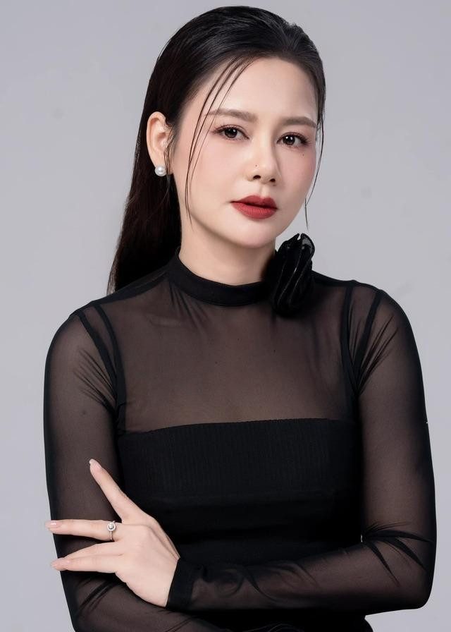 uyền Sâm chia sẻ "bí quyết" giữ sức khỏe và nhan sắc trẻ trung: "Tôi tranh thủ thời gian rảnh rỗi tập thể dục, cố gắng uống nhiều nước, nghỉ ngơi khi nào có thể".