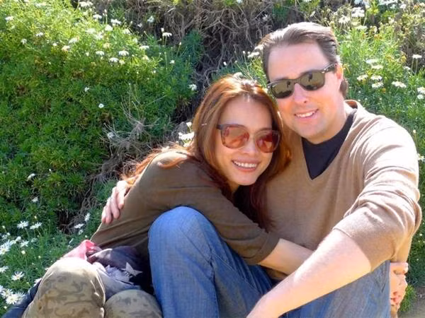 Ngọc Khánh và chồng Tây hiện có cuộc sống tự tại, hạnh phúc trong một nông trại thanh bình ở Mỹ. Nơi đây cách thành phố Charlottesville, bang Virginia khoảng 10 phút lái xe.