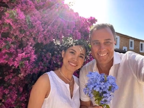 Dù không còn hoạt động nghệ thuật, thi thoảng Ngọc Khánh chia sẻ ảnh sinh hoạt đời thường và giao lưu, trò chuyện với người hâm mộ trên trang cá nhân. Hàng ngày, cô vui vẻ làm những công việc của một người nông dân, nấu nướng, tập thể thao, hay ngồi thiền...