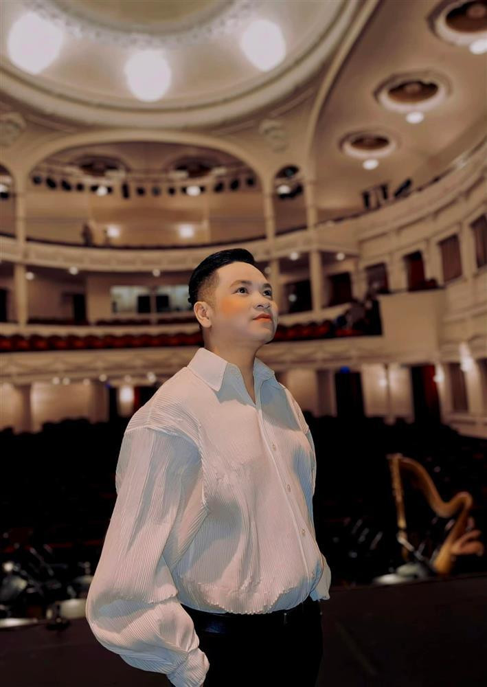 ạnh Duy được yêu mến bởi tính cách chan hòa, vui vẻ, chịu thương chịu khó, hết mình vì công việc và luôn giúp đỡ người xung quanh. Vì bị sốt siêu vi, anh không thể tham gia chương trình lớn Giao hưởng số 9 của đơn vị.