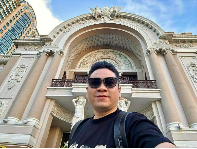 guyễn Phan Mạnh Duy sinh năm 1989, bắt đầu cộng tác thường xuyên tại Nhà hát Giao hưởng Nhạc Vũ Kịch TPHCM (HBSO) từ năm 2014, trở thành nghệ sĩ chính thức vào tháng 8/2021.