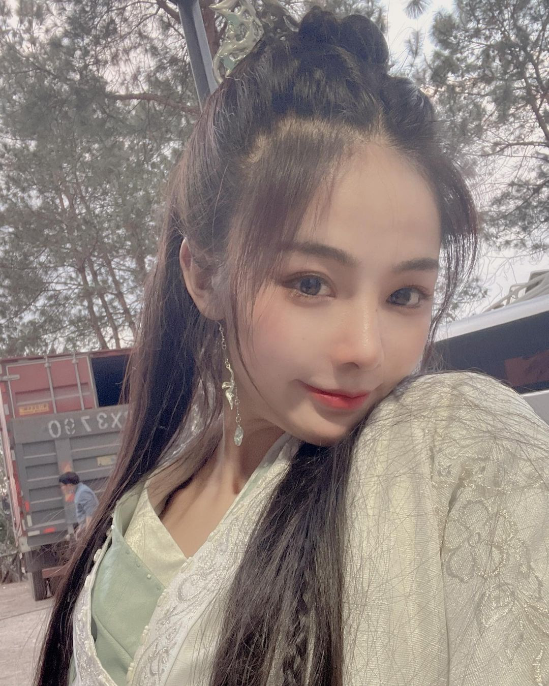 Nhan sac dien vien dong the vuot mat Luu Diec Phi-Hinh-3