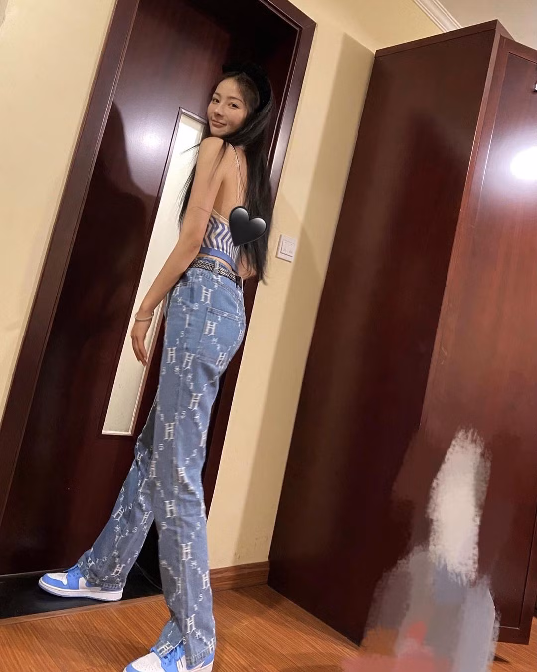 Nhan sac dien vien dong the vuot mat Luu Diec Phi-Hinh-15