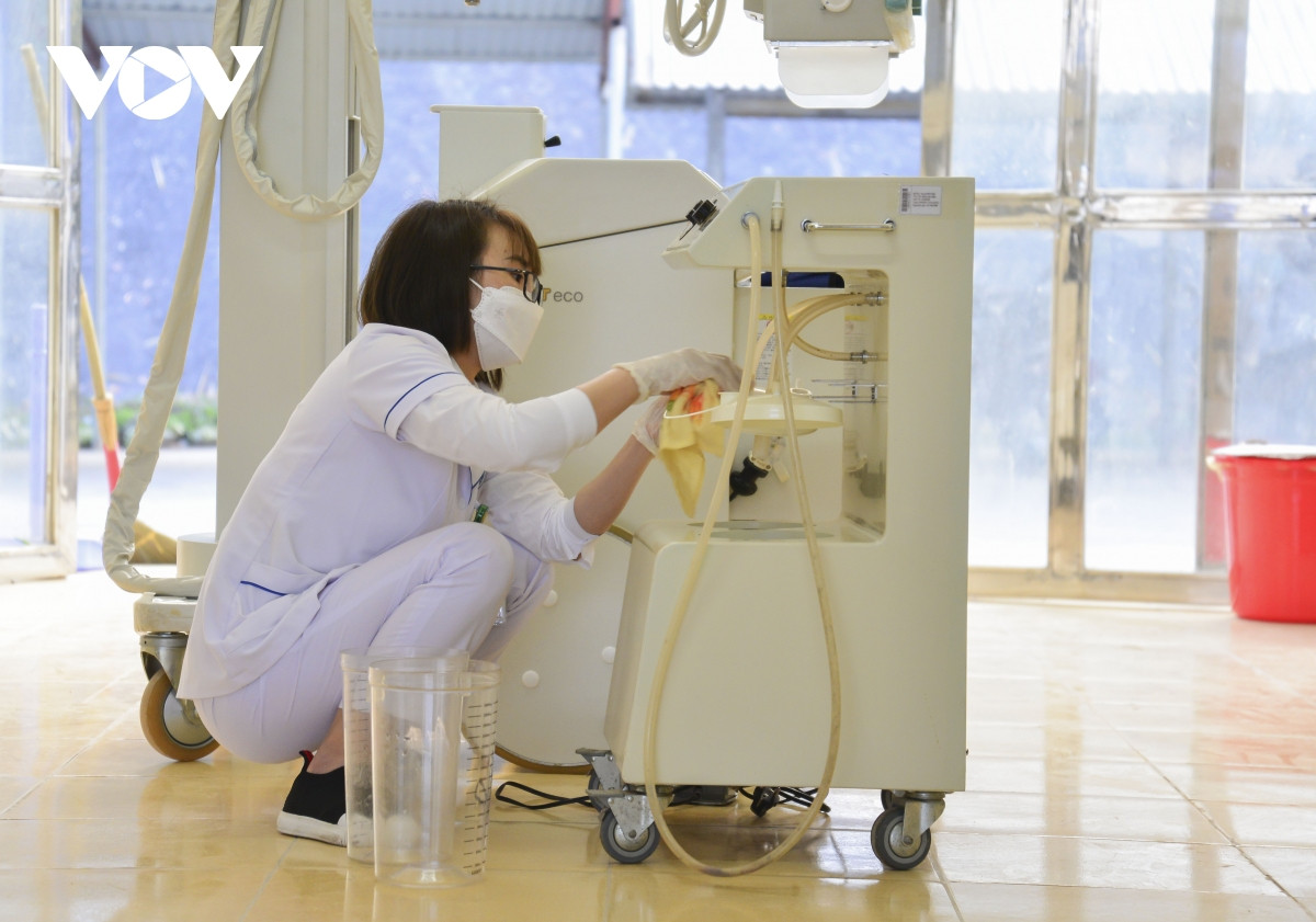 Các hệ thống Oxi, khí nén, hệ thống Oxi bồn khí nén được chuyển đến lúc 5h sáng 7/2 và được hoàn thiện ngay lập tức.