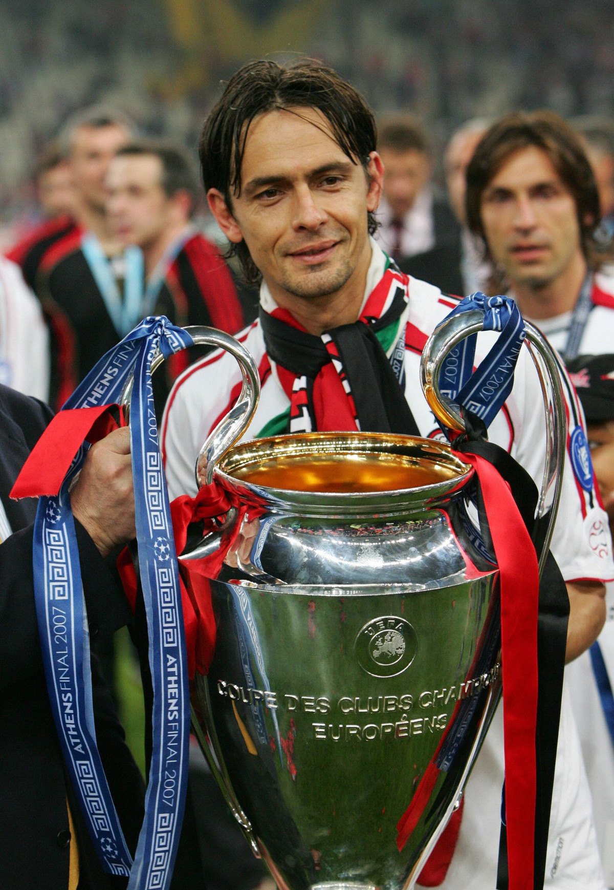  Filippo Inzaghi (1973) cũng là một huyền thoại tuổi Sửu khác của bóng đá Italy. "Super Pippo" nổi tiếng với khả năng chơi đùa với bẫy việt vị cùng kỹ năng dứt điểm thượng thừa. Inzaghi có 2 lần vô địch Champions League trong màu áo AC Milan. Trong đó, ở trận chung kết năm 2007, Inzaghi ghi cả 2 bàn cho Milan trước Liverpool trong trận chung kết tại Athens (Hy Lạp).