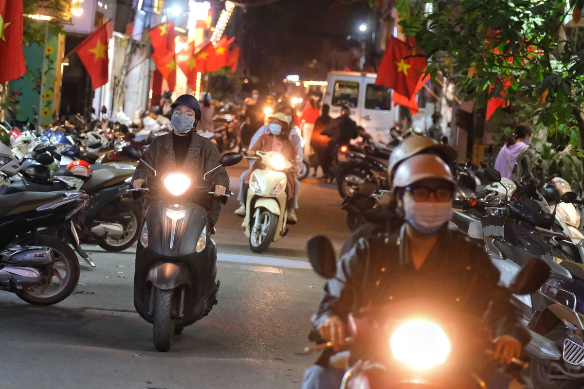 Tiem nail, hang lam toc o Ha Noi kin khach dip cuoi nam