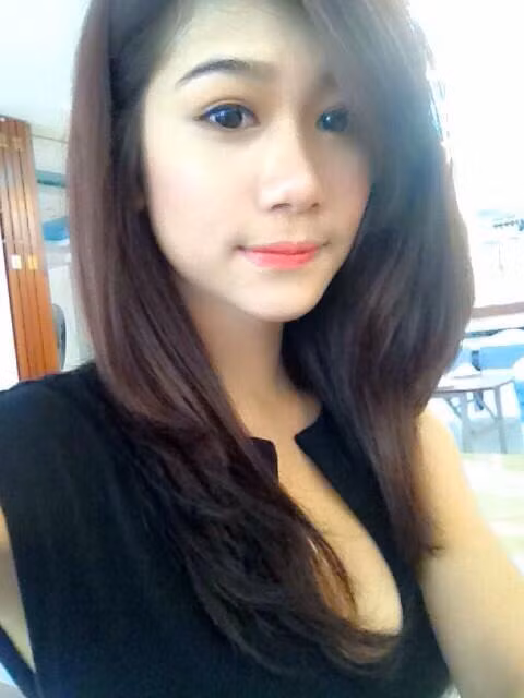 Người đẹp cho rằng, vẻ đẹp của mình được cha mẹ ban tặng và đã được công nhận chứ không phải chờ... danh hiệu của BTC.