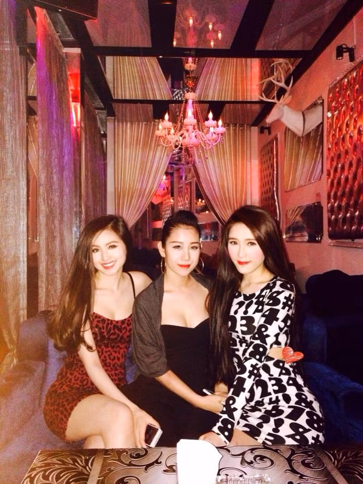 Bức ảnh hiếm hoi Bảo Thy chụp cùng Tâm Tít.