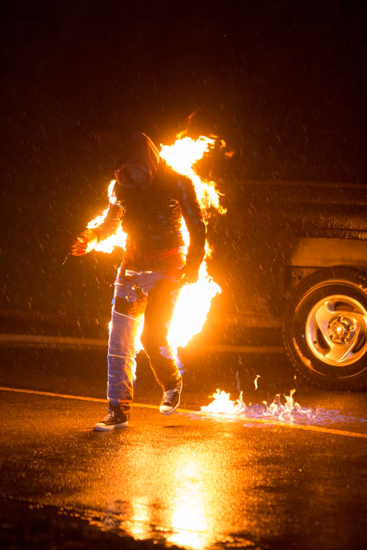 Violet trong một cảnh quay của Đêm săn người.