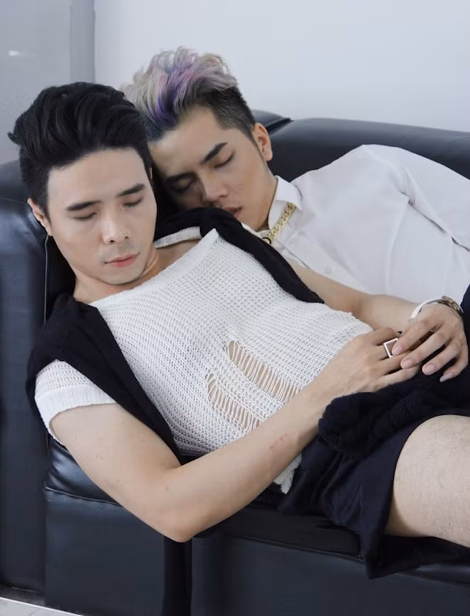 Lý Giám Tiền từng dính nghi án yêu đồng giới với thí sinh trong Nhà chung.