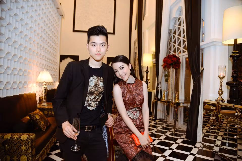 Hiện tại, Hùng Minh đang là du học sinh tại Singapore, trong một lĩnh vực không liên quan đến nghệ thuật.