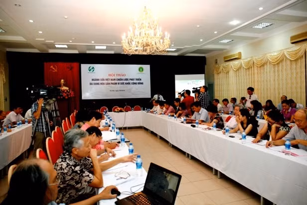 Ngành sũa Viẹt Nam nhũng buóc phát triẻn án tuọng