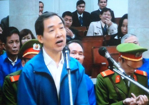 Dương Chí Dũng tại tòa.