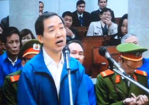 Dương Chí Dũng tại tòa.