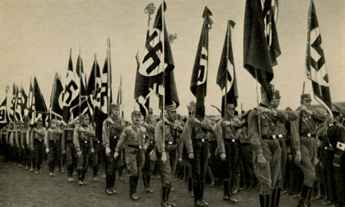 20.000 binh sĩ phát xít Đức hành quân đến Coburg để kỷ niệm giải phóng Coburg lần thứ 10.