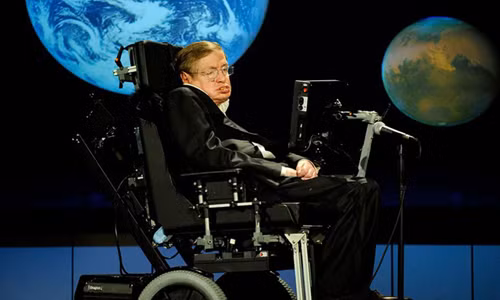 Stephen Hawking từng nói về chỉ số IQ của bản thân: "Tôi không có ý tưởng nào về điều này. Những người tự hào về chỉ số IQ của mình là kẻ thua cuộc".