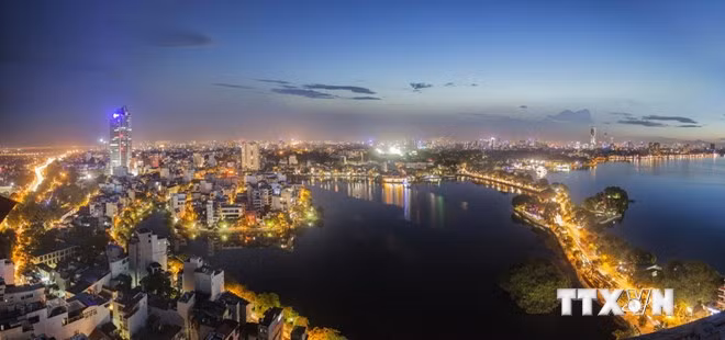 Một góc hồ Tây và hồ Trúc Bạch.