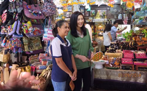 Sự trở về của bà theo đúng kế hoạch nhằm xua tan đồn đoán rằng bà có thể đã rời bỏ đất nước do các cáo buộc lơ là trách nhiệm khi còn tại nhiệm.