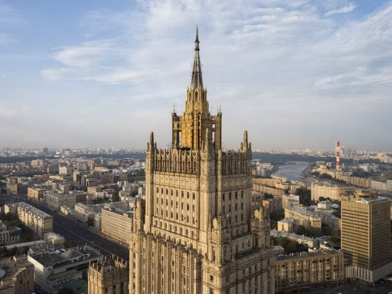 Trụ sở Bộ Ngoại giao Liên Xô ở quảng trường Smolensk-Sennaya cao 172m.