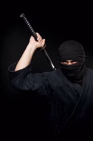 Tôn Tử đã soạn ra bộ binh pháp trình bày những cách dụng binh hiệu quả, trong đó có việc sử dụng gián điệp thời chiến tranh trong trường hợp cần thiết.