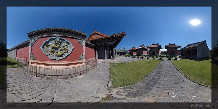 Thạch môn (cửa làm bằng đá) tại Địa Cung ở cung điện ngầm Định Lăng, Bắc Kinh cũng chạm khắc 99 đinh đá lớn. Đền thờ Quan Vũ ở Lạc Dương cũng được xây dựng theo kiến trúc đó.