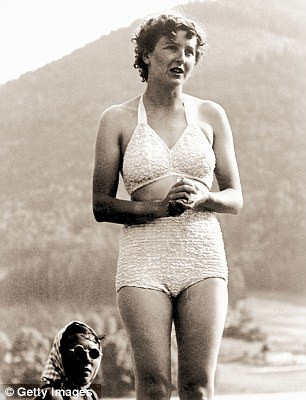 Người tình của trùm phát xít Đức quốc xã Hitler khoe vóc dáng trong bộ đồ bơi ở Berchtesgaden.